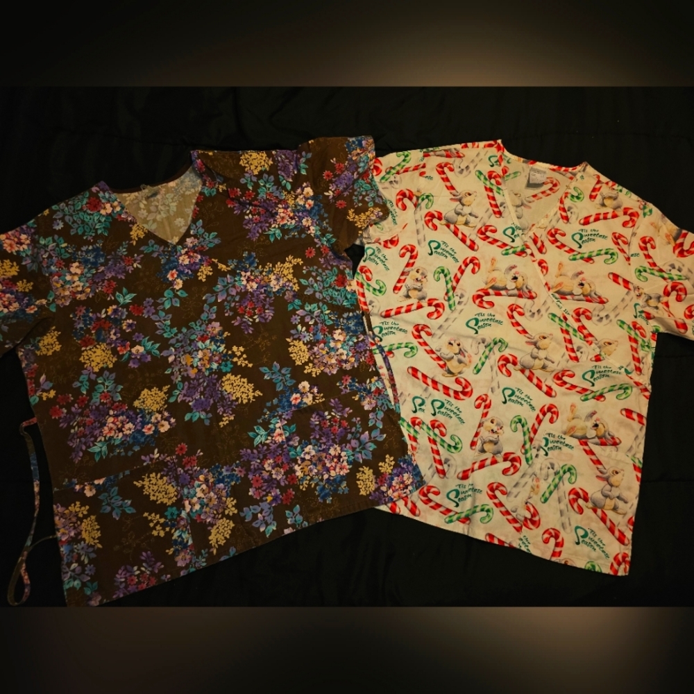 4 Ladies Medical Scrub Tops - Picture 3 of 3